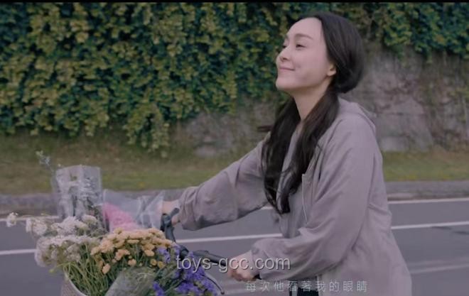 生命瞬间，创新永恒：范玮琪感慨后的灵感跃动